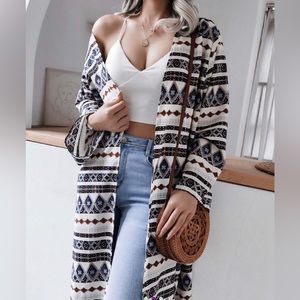 🆕 Black & Ivory Geometric Stripe Kimono